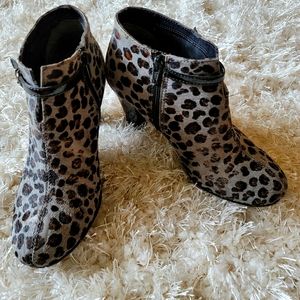 Aerosoles Animal Print Fur Ankle Boots. Size 7.